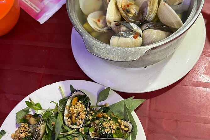 Ho Chi Minh Street Food & City Sights with Local Female Guide - Meet your guide: female English support and friendly local know-how