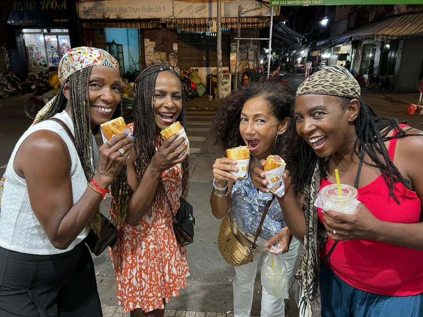 Ho Chi Minh: Street Food Experience in Saigon by Walking - The photo stop and Saigon’s oldest apartment story