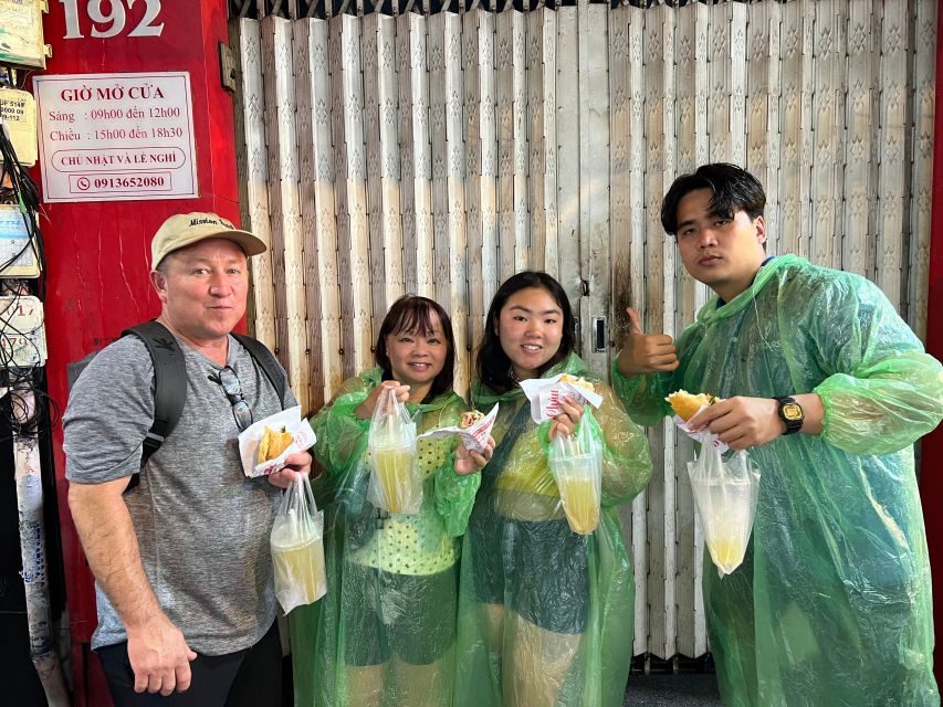 Ho Chi Minh: Street Food Experience in Saigon by Walking - Bún bò Huế and the spicy noodle moment