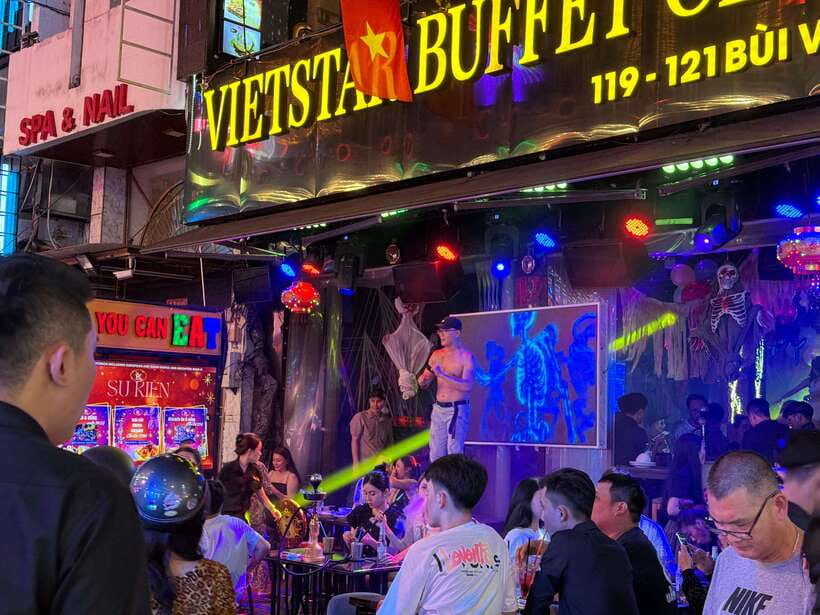 Ho Chi Minh Street Food Private Walking Tour With Good Guide - What You’ll Eat and Drink on the Route