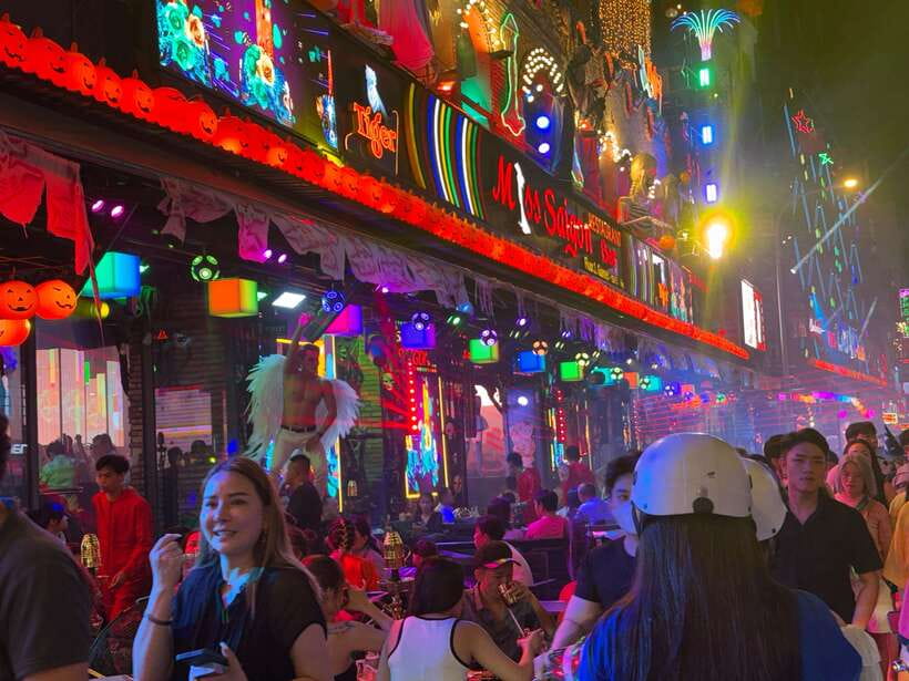 Ho Chi Minh Street Food Private Walking Tour With Good Guide - Night Tour Option for Bùi Viện Walking Street After Dark
