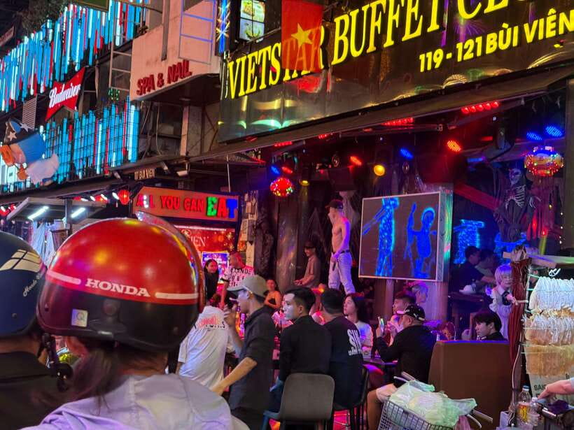 Ho Chi Minh Street Food Private Walking Tour With Good Guide - The Guides: Ashley, Dwan, and Sofie Make the Difference