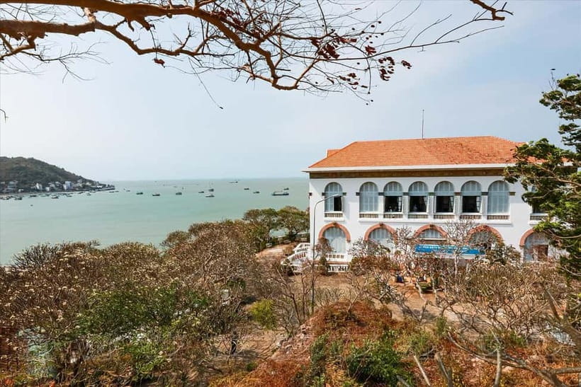 Ho Chi Minh: Vung Tau 1-Day Tour with Christ Statue & Lunch - Lunch by the Coast: Vietnamese Seafood Without the Headache