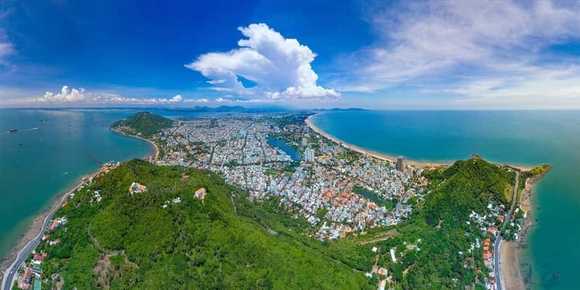 Ho Chi Minh: Vung Tau 1-Day Tour with Christ Statue & Lunch - Nghinh Phong Cape: The Photo Gate and the Ocean Backdrop