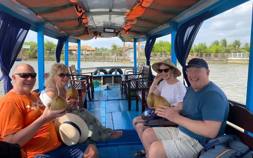 Hochiminh: Best tour Mekong Delta 1 Day - Vinh Trang Pagoda: the temple stop that gives the day structure