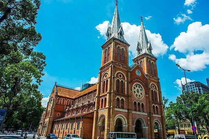 Jeep tour Sai Gon Private half day culture and history tour - Saigon in Motion: District 1 sights from a private Jeep