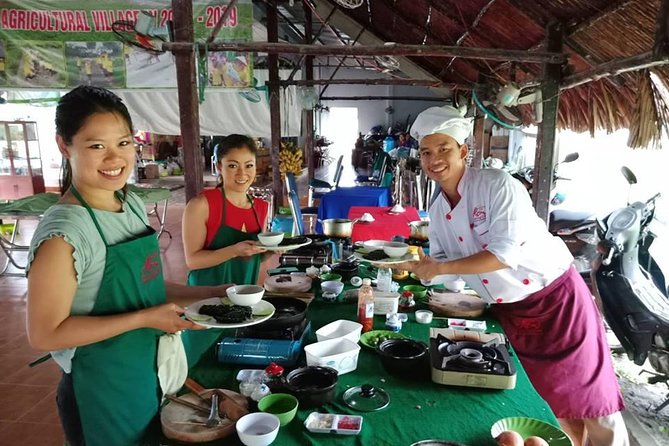 Market to Farm to Table Cooking Class in saigon - Wet Market Morning: Ingredients, Seafood, and Fast Flavor Clues