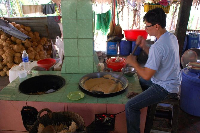 Mekong Delta Floating Market Luxury Group Tour - Guide quality and small-group size (Luc and Cong stand out)