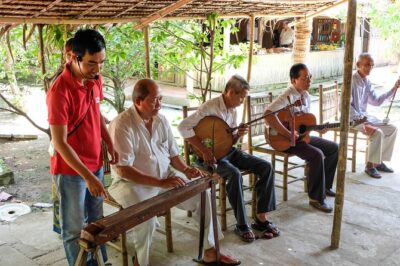 Mekong Delta Small Group Full Day Tour - Vinh Trang Pagoda: a calm reset with real architectural mix