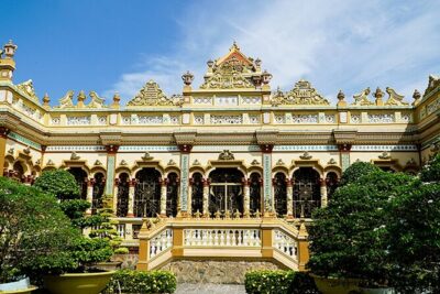 Mekong Delta VIP Tour - Transportation by Limousine - Vinh Trang Temple First: A Smooth Cultural Reset Before the River