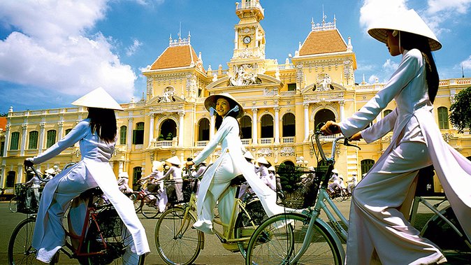 Private Ho Chi Minh City Tour Full day Trip - Reunification Palace, War Remnants Museum, and Notre Dame Cathedral: A Morning With Real Weight