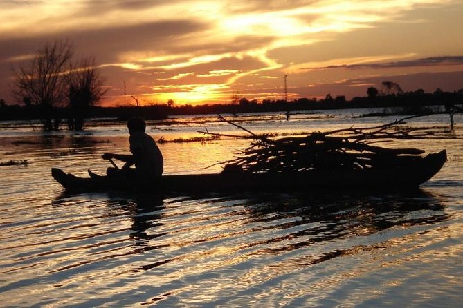 PRIVATE Luxury Sunset Mekong Afternoon trip from HCM city - Ben Luc Village Bike Time: Farms, Fruit, and a Sunset Over Rice Fields