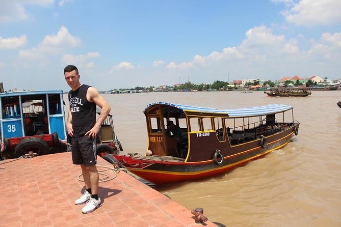 Private Mekong Delta Tour – Boat Ride & Local Lunch - Tien River cruise: floating life from the water
