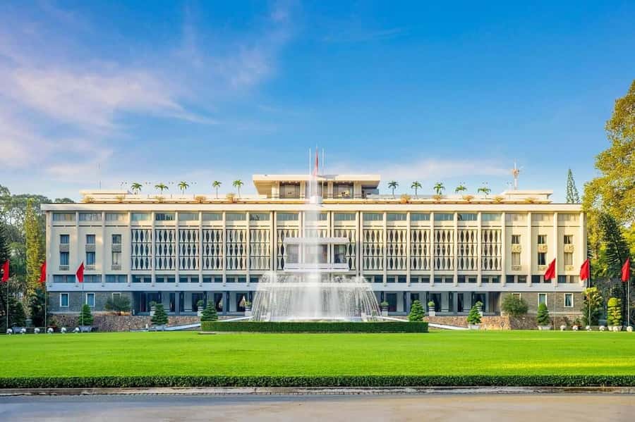 Private Saigon Highlights Tour by Car – Flexible Half Day - Your optional finale: Ben Thanh shopping, rooftop egg coffee, or Thien Hau