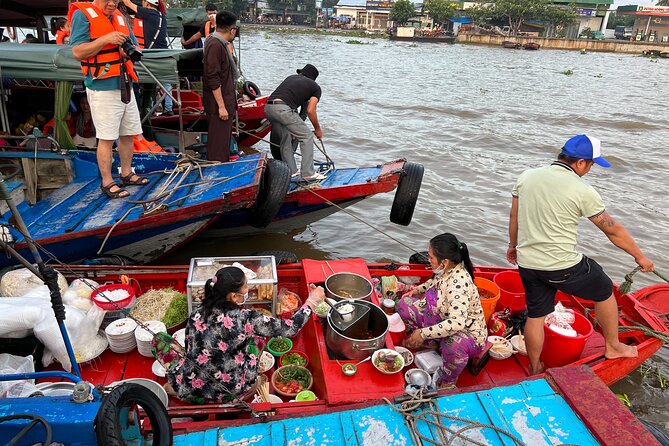 Private Scooter Street Food Tour in Saigon with 11 Tastings - Dừa tắc and crispy pancakes: the eating stretch you’ll remember