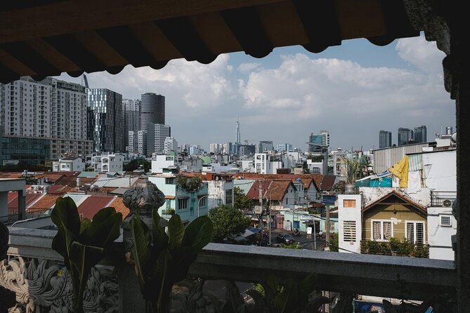 Private Sunset Photography Tour - Travel through history and time - Stop 3: Cong Vien 23 Thang 9 Underground Scenes When Light Changes