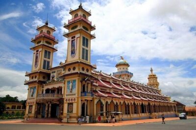 Private Tour: Cu Chi Tunnels and Cao Dai Temple - Lunch Around the Temple: Fuel That Actually Fits the Day