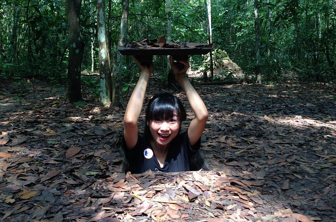 Private Tour: Cu Chi Tunnels and Cao Dai Temple - Guides Can Make or Break the Day