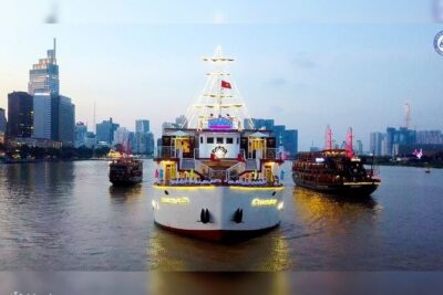 Private Tour Water Puppet Show And Cruise Tour On Saigon River - Dinner on the yacht: food, music, and what to expect