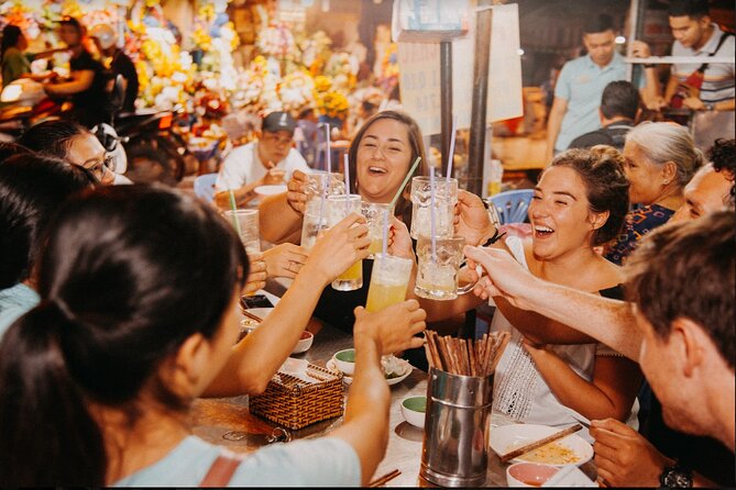Saigon After Dark With Seafood, Beer & Live Music Bar - Motorbike at 6 pm: the fun, the traffic, the comfort factor