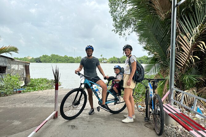 Saigon Countryside Cycling Adventure - Cao Dai Temple Stop: A Quick Lesson Before the Next Turn