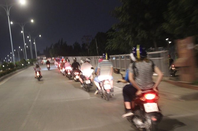 Saigon Dinner Cruise with Live Music Ho Chi Minh– Group Tour - Quick hits