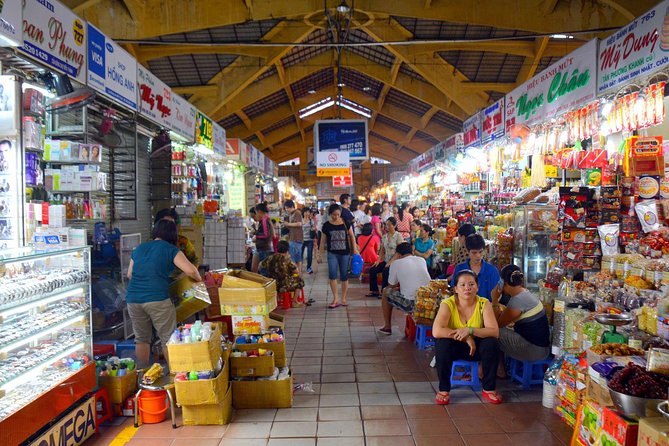 Saigon in a Day: Ho Chi Minh City Sightseeing and Night Food Tour - Morning Pickup, Tao Dan Park, and Getting Your Bearings