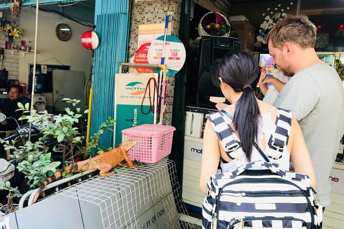 Saigon Local Sightseeing Free Walking Tour - Thích Quảng Đức Monument: A Short Stop With a Big Message