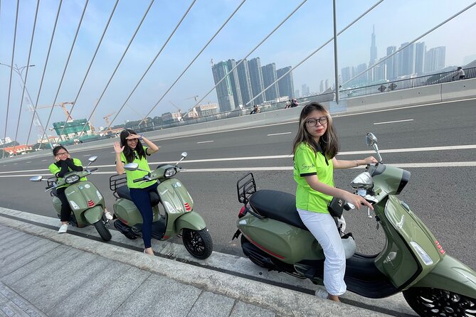 Saigon Night Street Food and Craft Beer Tour by Vespa Scooter - Craft beer bar stop: two styles, one organized tasting