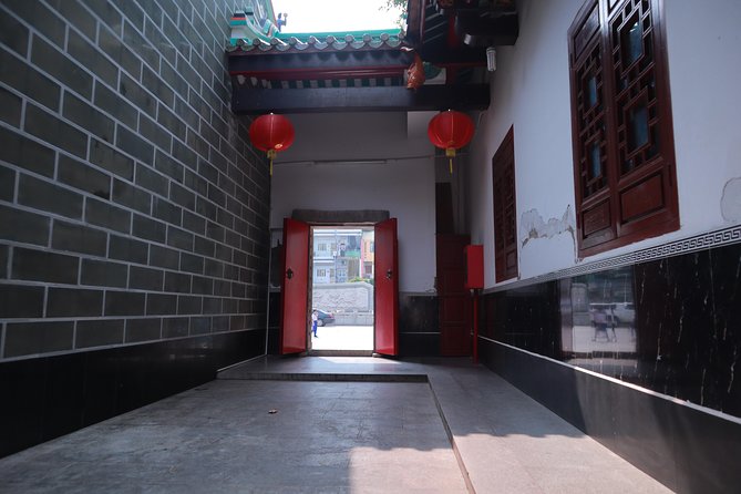 Saigoncholon - Meeting at Ben Thanh and Getting Into Cholon Without Stress