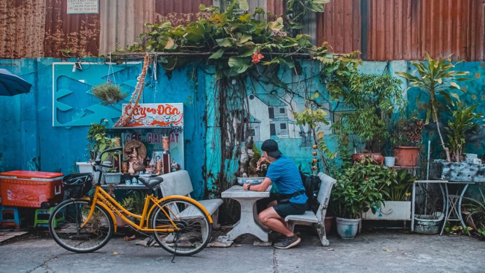 Saigon's Last Mekong Countryside Cycle Tour-Ho Chi Minh City - Safety briefing in Bình Quới: why the first 15 minutes matter