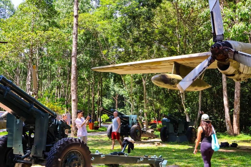 Small Group Full-Day Cu Chi Tunnels and Mekong Trip - Hidden Traps and the Demo Moment