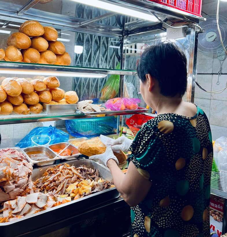 Street Food Walking Tour with a Cooking Instructor - What you’ll actually eat, and how choices can fit your needs