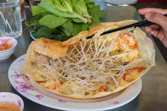 The 10 Tastings of Ho Chi Minh City By Walking (Taxi Pickup) - Nguyen Thien Thuat Apartment Buildings and Saigon Baguette Banh Mi in District 3
