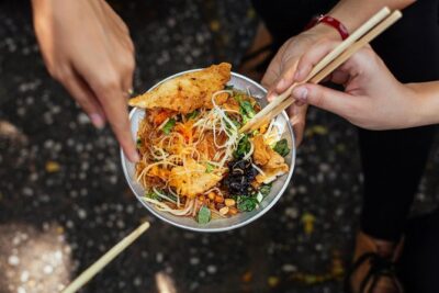 The 10 Tastings of Ho Chi Minh City With Locals: Private Street Food Tour - Starting at Đường Lê Lai: where the tour actually begins