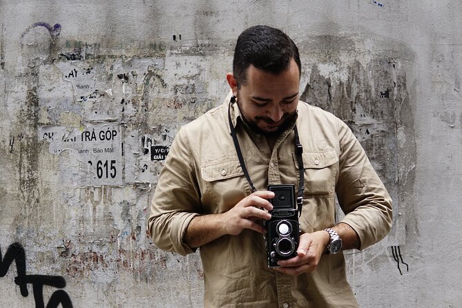 Using Medium Format film camera to discover Saigon - A Saigon photo walk that starts with restraint