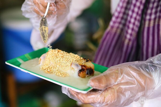 Walking Food Tour in HCM: 10 Must- Try Local Dishes & Hidden Gems - Bánh tráng nướng, bánh phồng, and the crispy-snack phase