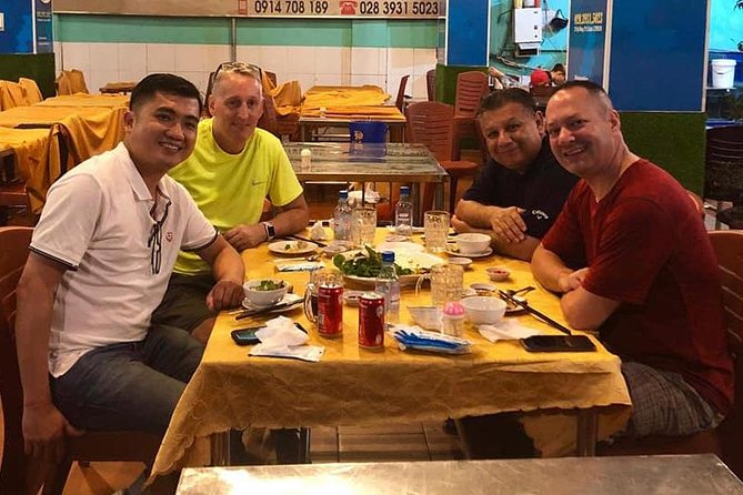 Walking Tour - Ben Thanh Market: shopping and street life in a short burst